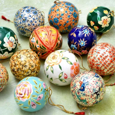 Set of 5 Round Paper Mache Ornaments for Tree Decoration